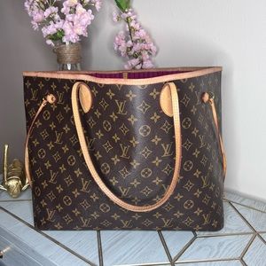 Louis Vuitton Neverful GM Pivione Interior